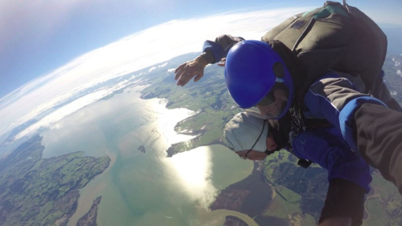 Are you looking for an adrenaline-pumping experience that will truly transform your reality? Look no further than the 18,000ft Skydive in Auckland, New Zealand!

